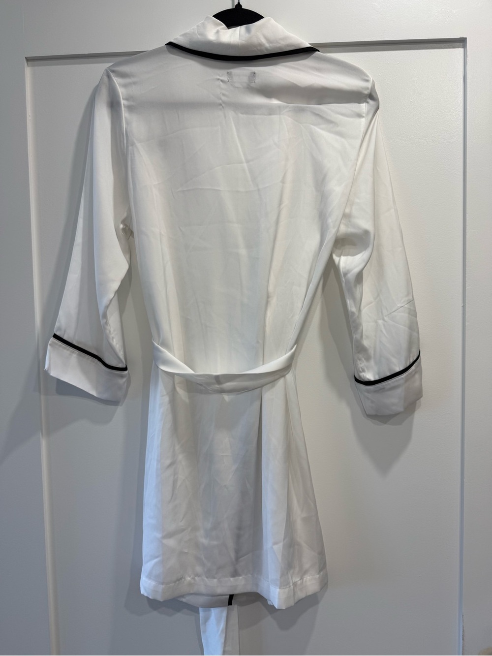 Kate Spade Mrs Short Robe - Picture 4 of 5
